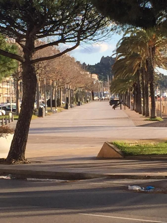 Appartement Standing 58M Plage A 3Mn En Voiture Roses Bagian luar foto
