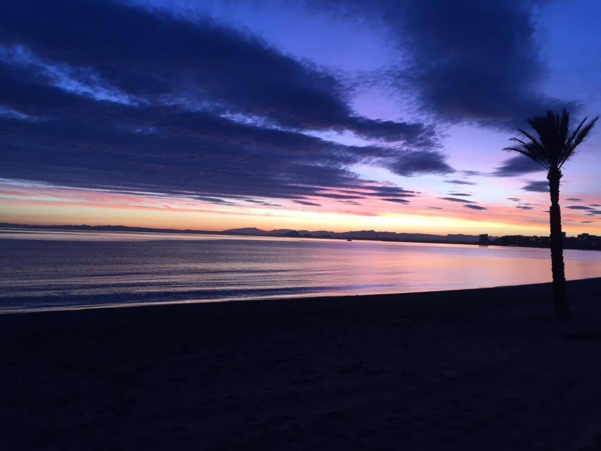 Appartement Standing 58M Plage A 3Mn En Voiture Roses Bagian luar foto