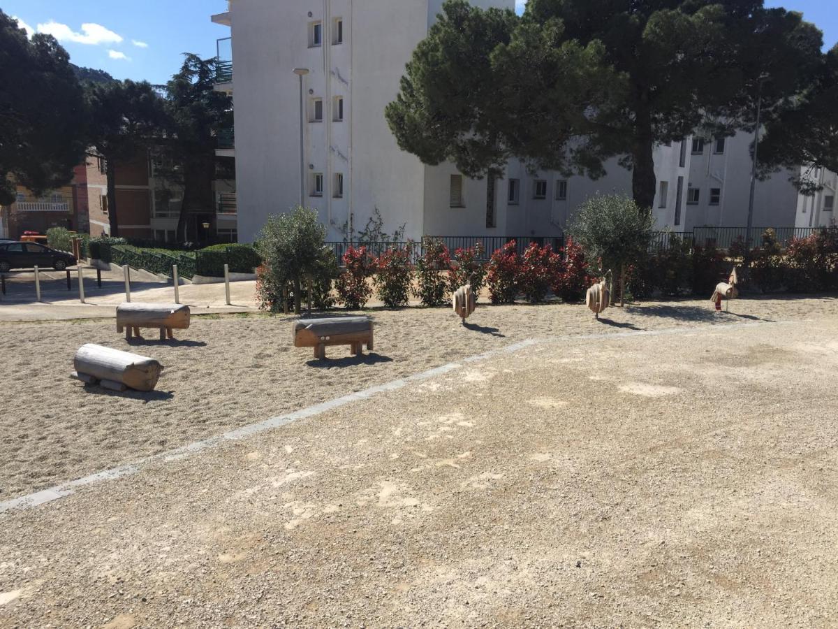 Appartement Standing 58M Plage A 3Mn En Voiture Roses Bagian luar foto