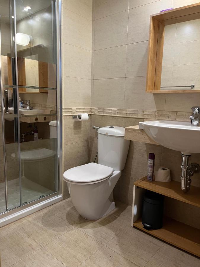 Appartement Standing 58M Plage A 3Mn En Voiture Roses Bagian luar foto